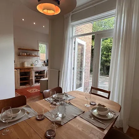 Scandi House فيكْ آنْ زي